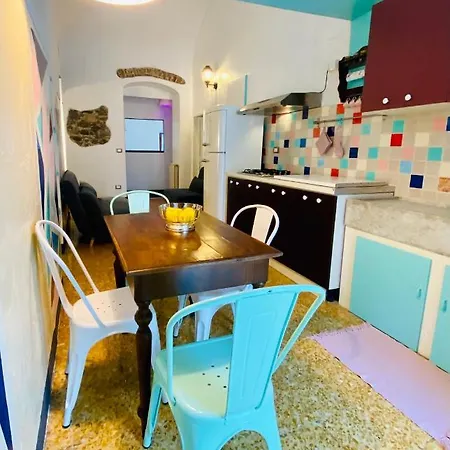 Vivi La Mia Liguria - Casa D'arte E Vacanze - Big With Free Parking * Finale Ligure